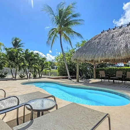 Kon Tiki - Waterfront Pool Home Near Sombrero Beach, 30' Dock, Tiki Hut